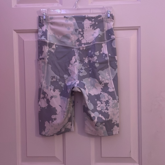 North Face Biker Shorts - Picture 2 of 3